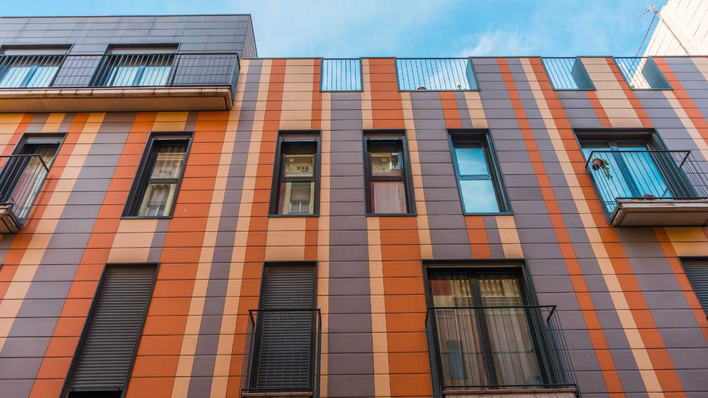 Starting the Year Strong: Choosing the Right Cladding for Large-Scale Commercial Projects - Image 2